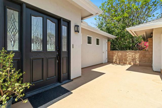 17058 Cloudcroft Drive, Poway CA: https://media.crmls.org/mediaz/9f5e1f47-2b7b-4b62-9024-5d5fcda03f5e.jpg