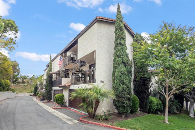 2362 Altisma Way, Carlsbad CA: https://media.crmls.org/mediaz/9f5e5924-d04c-45d9-b242-29b1be9d6c46.jpg
