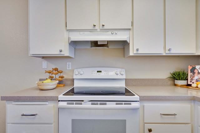 336 Shadow Run Drive, San Jose CA: https://media.crmls.org/mediaz/9f5e8d97-86c1-47f3-8685-c8ba2bbaf270.jpg
