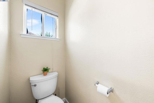 1983 Cork Oak Ln, Manteca CA: https://media.crmls.org/mediaz/9f5eb6d2-a651-440d-899d-6ab2787d4b70.jpg