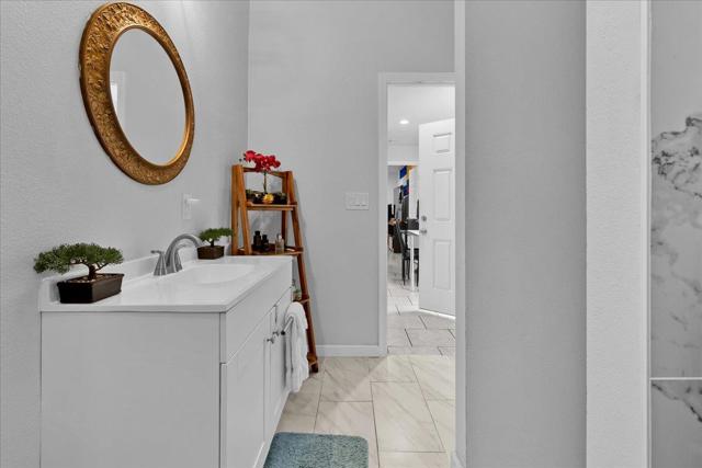 1238 Granada Avenue, Salinas CA: https://media.crmls.org/mediaz/9f5f1be7-1031-44e1-a7f6-40a4c8b03bde.jpg