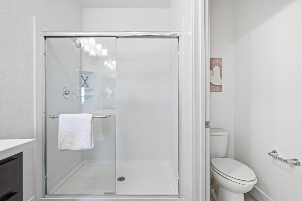 https://media.crmls.org/mediaz/9f604dd8-90c6-4e8e-b720-23b0c5c6aded.jpg?preset=X-Large