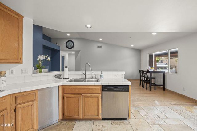 Detail Gallery Image 17 of 43 For 718 Binnacle St, Oxnard,  CA 93035 - 4 Beds | 2 Baths