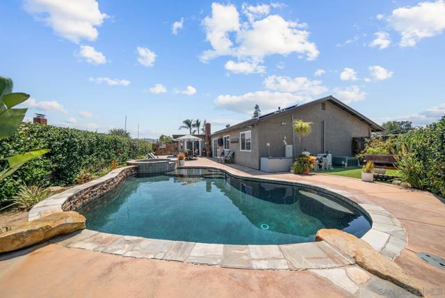 10263 Avenida Real, Lakeside CA: https://media.crmls.org/mediaz/9f608fe6-5b25-43ae-9f5c-52fd74e334cb.jpg