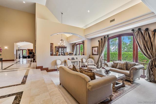 14380 Ciera Court, Poway CA: https://media.crmls.org/mediaz/9f610b6e-1f38-4b20-8404-39d1a332b553.jpg