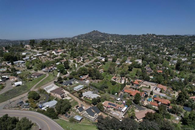 3669 Calavo Dr, Spring Valley CA: https://media.crmls.org/mediaz/9f614881-8079-4aa9-b8dc-d7592236c695.jpg
