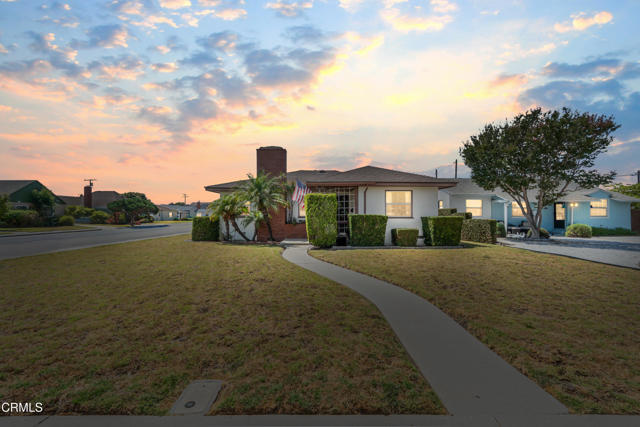 Detail Gallery Image 1 of 33 For 403 N L St, Oxnard,  CA 93030 - 3 Beds | 2 Baths