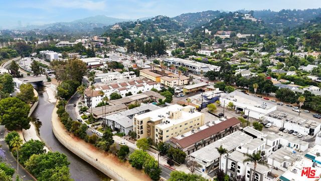 13012 Valleyheart Drive, Studio City CA: https://media.crmls.org/mediaz/9f61cef9-a752-496f-bd62-77a91b46b945.jpg