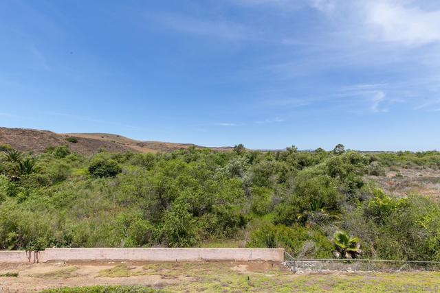 5188 Weymouth Way, Oceanside CA: https://media.crmls.org/mediaz/9f61d430-75c0-4ca5-94d3-35ea5adfeb7d.jpg