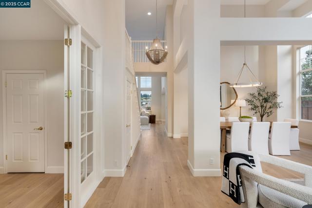 9356 Mediar Dr, San Ramon CA: https://media.crmls.org/mediaz/9f62463d-8040-4fdd-8799-57859b7e0e71.jpg