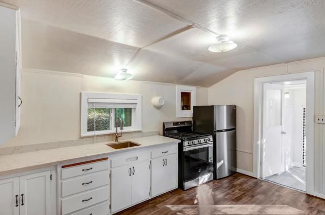 90 Harper Canyon Road, Salinas CA: https://media.crmls.org/mediaz/9f6323ba-49eb-4f6d-b4f6-fe7bdcf3bf65.jpg