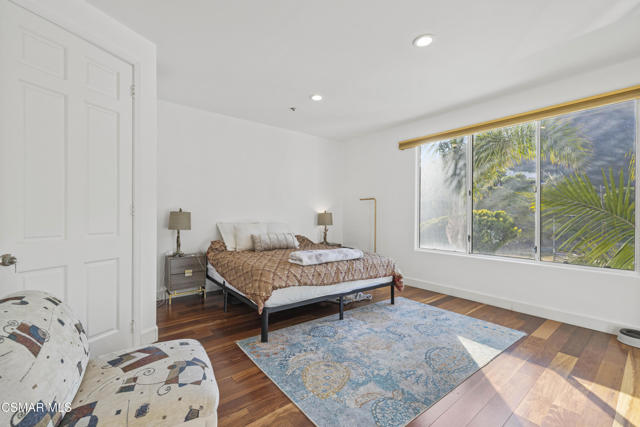 31505 Pacific Coast Highway, Malibu CA: https://media.crmls.org/mediaz/9f63448e-ef0f-4129-966b-c5baa1d18c14.jpg