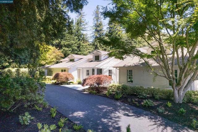 3828 Happy Valley Road, Lafayette CA: https://media.crmls.org/mediaz/9f636524-d6f8-4a07-a0ff-074347475417.jpg