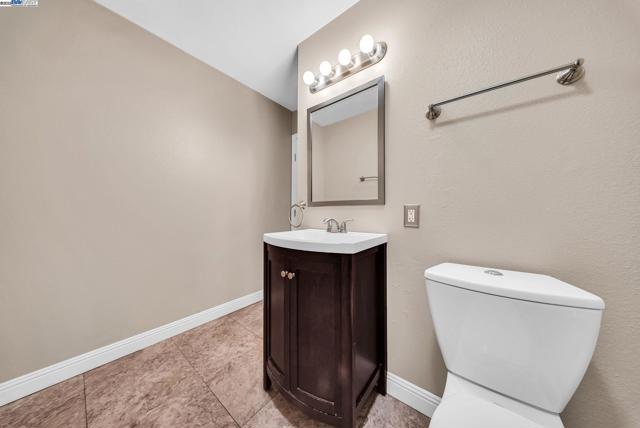 4446 Seminole Way, Pleasanton CA: https://media.crmls.org/mediaz/9f63677e-0250-4e6e-87b1-0f23128b3787.jpg