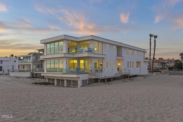 1135 Capri Way, Oxnard CA: https://media.crmls.org/mediaz/9f63ee3c-a668-42fd-ba2d-05ceac82471b.jpg