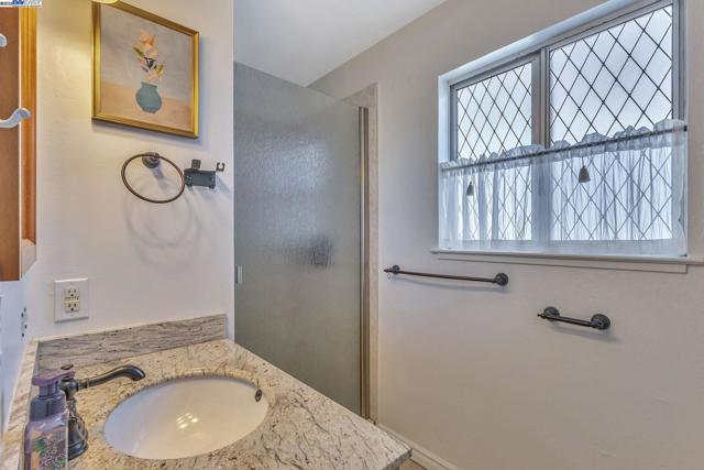 2019 E St, Hayward CA: https://media.crmls.org/mediaz/9f6496ce-afcb-4c5f-8487-d678fc7ec6ae.jpg