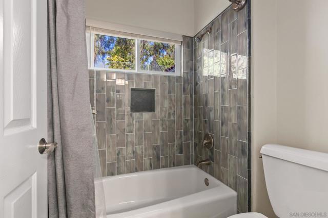 2610 Sunset Hills, Escondido CA: https://media.crmls.org/mediaz/9f64dda6-4ad2-4f3a-a1eb-510961577492.jpg