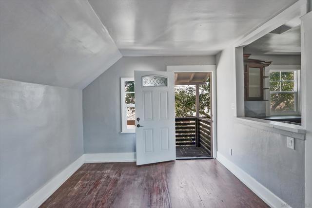 1035 Edgemont Place, San Diego CA: https://media.crmls.org/mediaz/9f66de53-7e17-4ef9-a06f-f7552b67749e.jpg