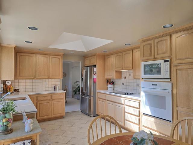 6128 Corte De La Reina, San Jose CA: https://media.crmls.org/mediaz/9f6789fd-b324-400e-b054-9c07db6a2203.jpg