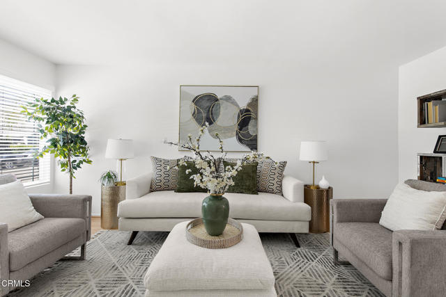 Detail Gallery Image 6 of 25 For 10801 Blix St #2,  North Hollywood,  CA 91602 - 2 Beds | 1/1 Baths
