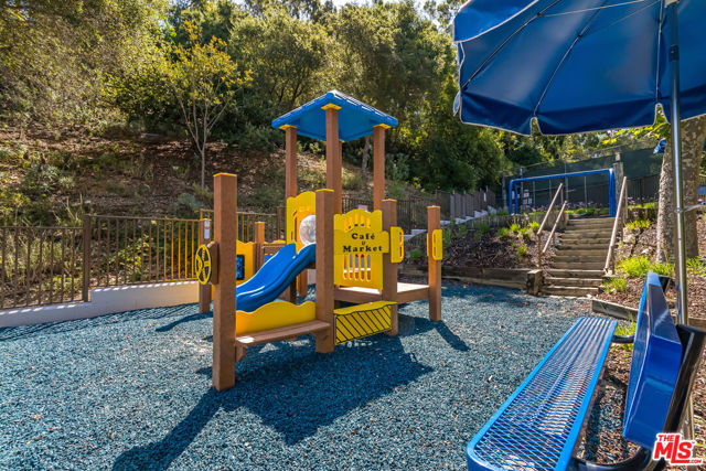 2870 Angelo Drive, Los Angeles CA: https://media.crmls.org/mediaz/9f68cc54-3570-432d-aa1f-04d58dbfd540.jpg
