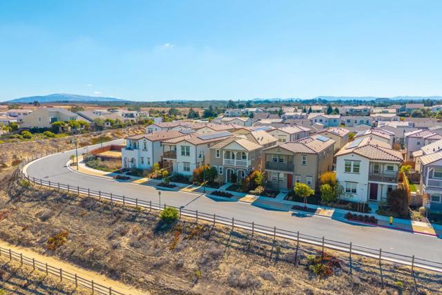 2975 Denali Drive, Marina CA: https://media.crmls.org/mediaz/9f68e0ad-386f-442c-b181-2fefbc064b0e.jpg