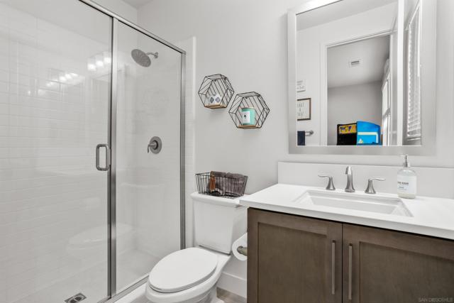 303 Ventasso Way, Fallbrook CA: https://media.crmls.org/mediaz/9f6ac5b0-5f51-48dc-8d91-57538c986ef1.jpg
