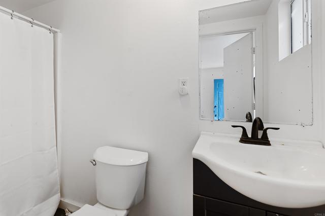 Detail Gallery Image 26 of 34 For 10517 S Normandie Ave., Los Angeles,  CA 90044 - 3 Beds | 1/1 Baths