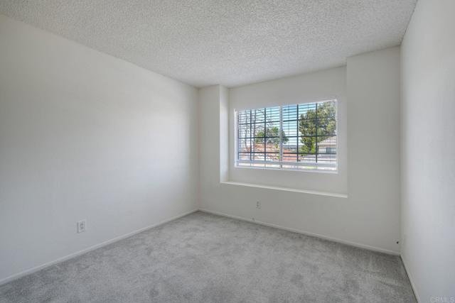 Detail Gallery Image 16 of 39 For 5349 Gooseberry Way, Oceanside,  CA 92057 - 3 Beds | 2/1 Baths
