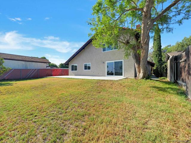 995 Bluecrest St, Corona CA: https://media.crmls.org/mediaz/9f6c1122-f82c-4cb8-9695-2721773333ed.jpg