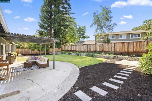 109 Baldwin Dr, Danville CA: https://media.crmls.org/mediaz/9f6c2944-c20e-4c9a-9a7b-c8dcaa52309c.jpg