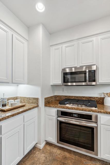 2793 Matera Ln, San Diego CA: https://media.crmls.org/mediaz/9f6cb496-c592-45e6-8c40-48ddb2240e57.jpg