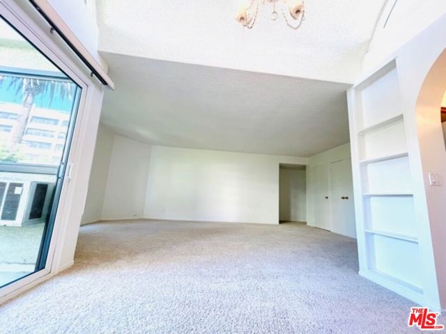11789 Montana Avenue, Los Angeles CA: https://media.crmls.org/mediaz/9f6cd5d9-edc5-43a1-8d2f-b21853210d73.jpg
