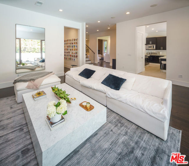 9515 Kirkside Road, Los Angeles CA: https://media.crmls.org/mediaz/9f6cdcba-7e4c-432e-b97a-7dca4805da2d.jpg