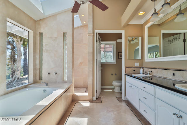 1117 Woodridge Avenue, Thousand Oaks CA: https://media.crmls.org/mediaz/9f6e14c9-a8e8-449a-8301-4bd3fff1ab87.jpg