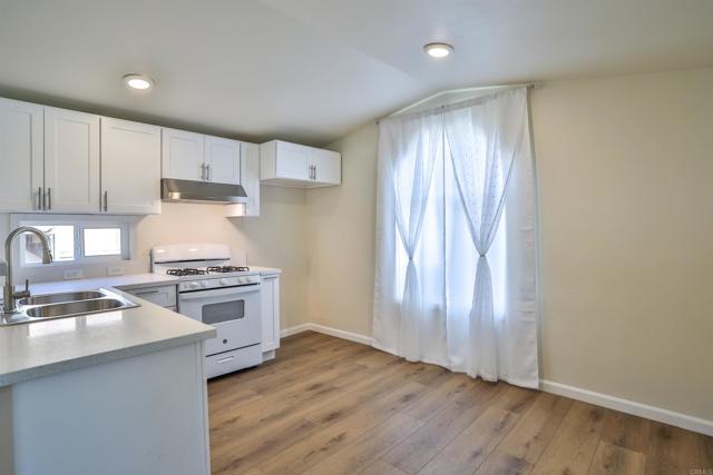 Detail Gallery Image 9 of 31 For 826 E Route 66 #16,  Glendora,  CA 91740 - 2 Beds | 1 Baths