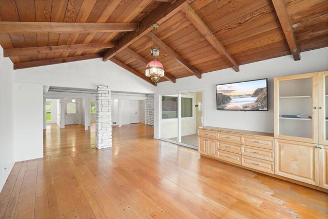 108 W Kenneth Road, Glendale CA: https://media.crmls.org/mediaz/9f6f4c31-70d1-4c64-a997-7c1ea49e0bef.jpg