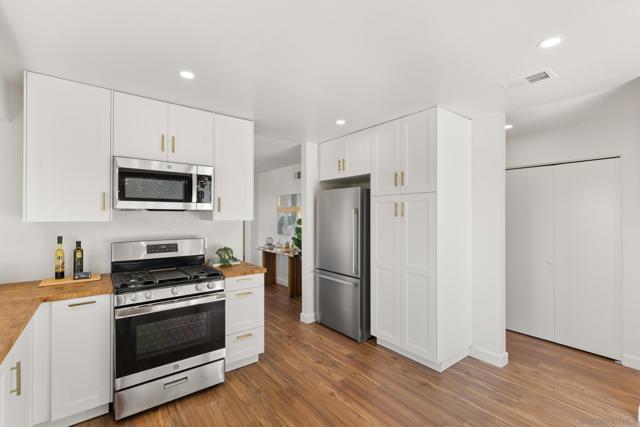 Image 12 of 37 For 863 Violet Ct