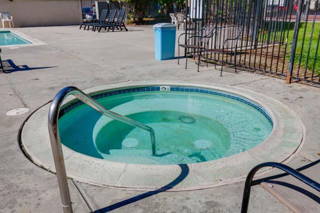 Detail Gallery Image 35 of 40 For 383 N Melrose Dr #F,  Vista,  CA 92083 - 2 Beds | 2 Baths