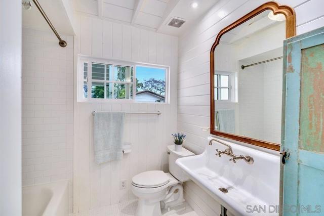4154 Hill St, San Diego CA: https://media.crmls.org/mediaz/9f71b12f-0713-401c-b60c-58839f38d508.jpg