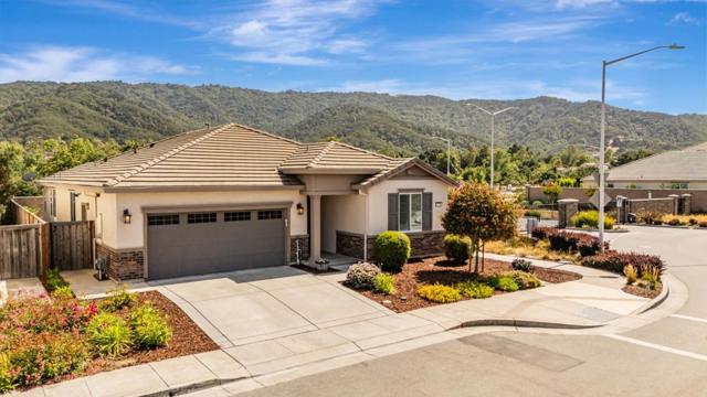 1798 Rosemary Drive, Gilroy CA: https://media.crmls.org/mediaz/9f7240f3-e153-4a70-af76-0bb25dc397db.jpg