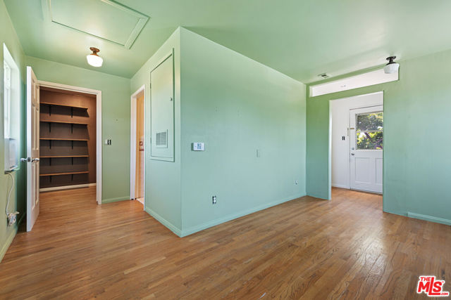 1205 Appleton Way, Venice CA: https://media.crmls.org/mediaz/9f726db5-db61-483b-a41b-f61cb448a147.jpg