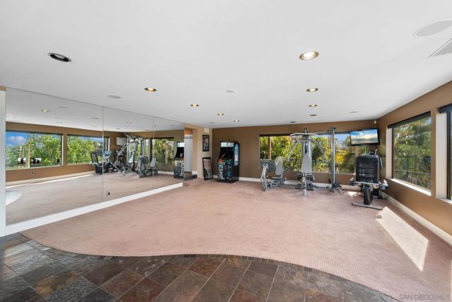 5392 Wilshire Drive, San Diego CA: https://media.crmls.org/mediaz/9f72d2da-5714-440a-94fe-4d0c56e52b12.jpg