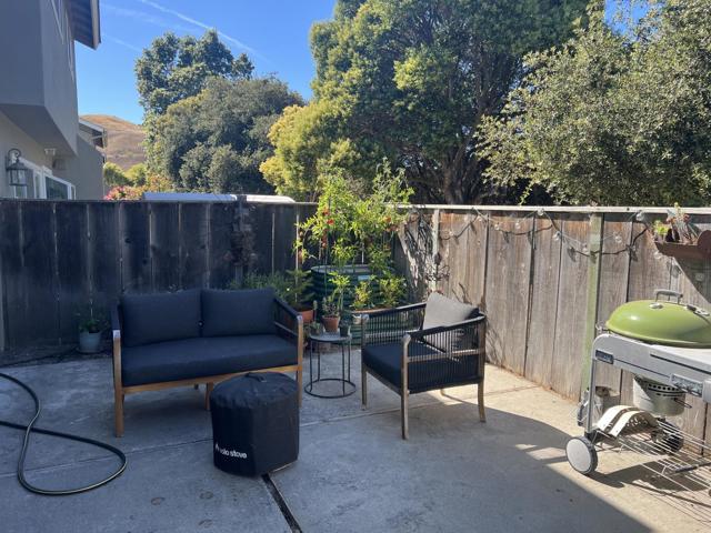 19115 Creekside Place, Salinas CA: https://media.crmls.org/mediaz/9f730ae1-9596-4845-bd43-91d3b5bcc8ae.jpg