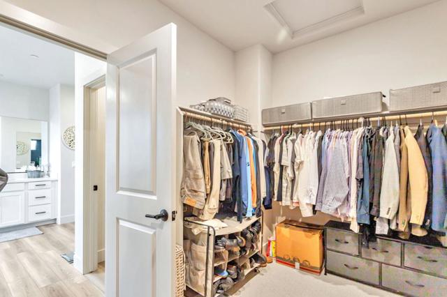 172 Vienna Way, Hollister CA: https://media.crmls.org/mediaz/9f752175-47cd-40c8-8797-204c2530f852.jpg