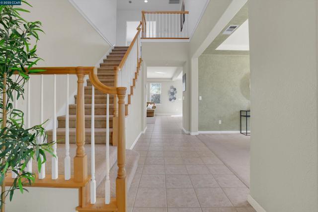 2121 Bluffs Dr, Livermore CA: https://media.crmls.org/mediaz/9f755ccb-9718-41a5-bcdc-a2d79c5adb69.jpg