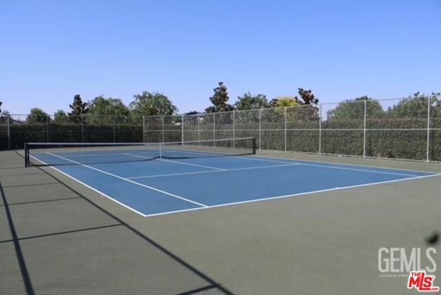 3719 Pathway Court, Bakersfield CA: https://media.crmls.org/mediaz/9f763e41-0009-4a93-8f41-593628662eef.jpg