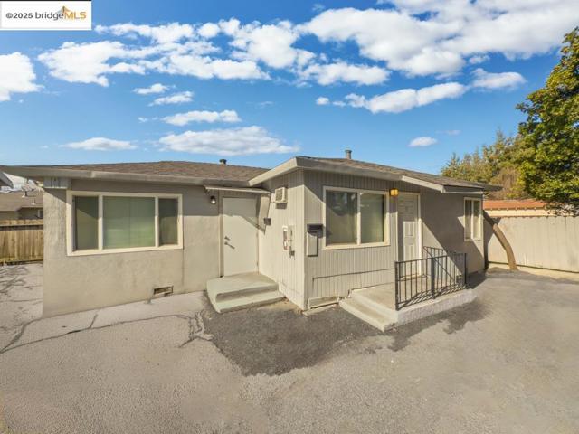 2745 Concord Blvd, Concord CA: https://media.crmls.org/mediaz/9f771142-8d6c-4e78-b2d0-949116c4bb60.jpg