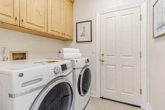 515 Silver Avenue, Half Moon Bay CA: https://media.crmls.org/mediaz/9f772105-d257-4b93-928a-38fd129b3318.jpg