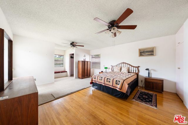 3671 Inglewood Boulevard, Los Angeles CA: https://media.crmls.org/mediaz/9f775c4d-ff29-438d-bb8c-b80b80a014bc.jpg
